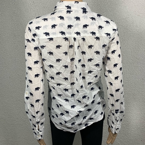 Ann Taylor All Over Elephant Print Button Up Shirt Womens S Novelty Preppy - Picture 4 of 6